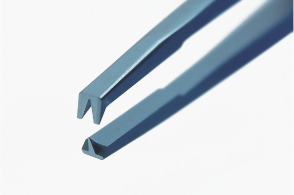 2-117E Castroviejo Suturing Forceps 0.5mm 6mm